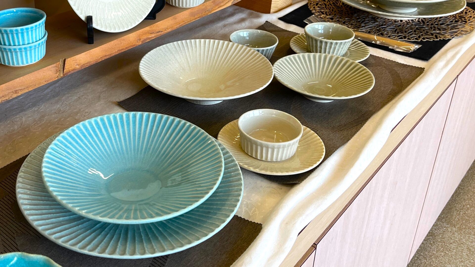 平安から鎌倉時代の瀬戸焼き5客です。